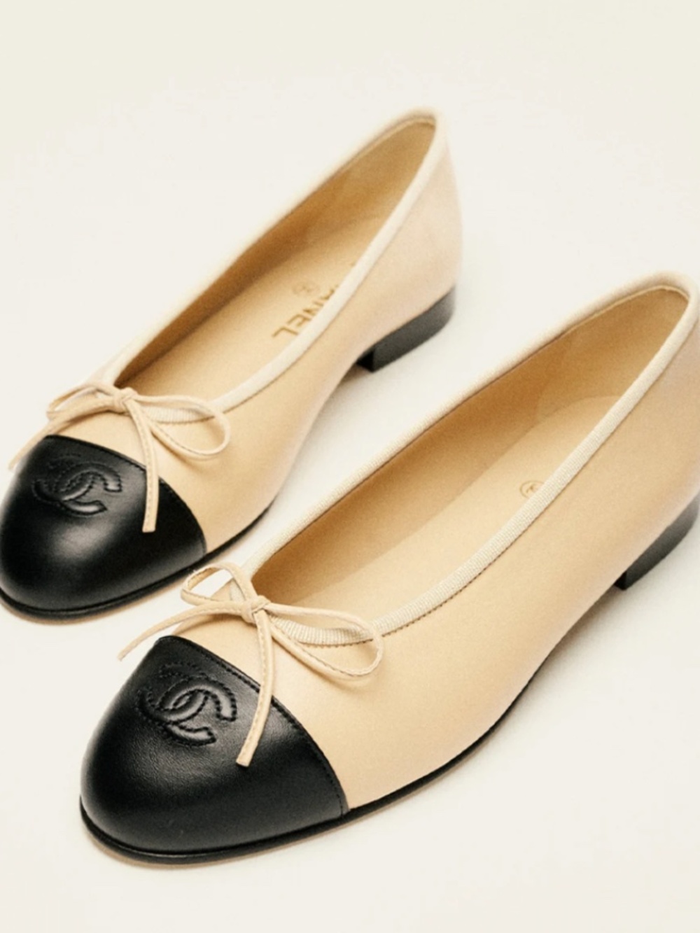 Authentic Chanel Ballet Flats Bow Lambskin Beige Black EU 39.5 / US 8.5